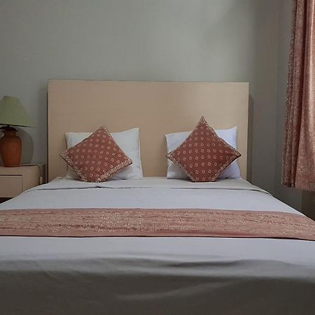 Oyo 3819 Hotel Winotosastro Yogyakarta Bagian luar foto