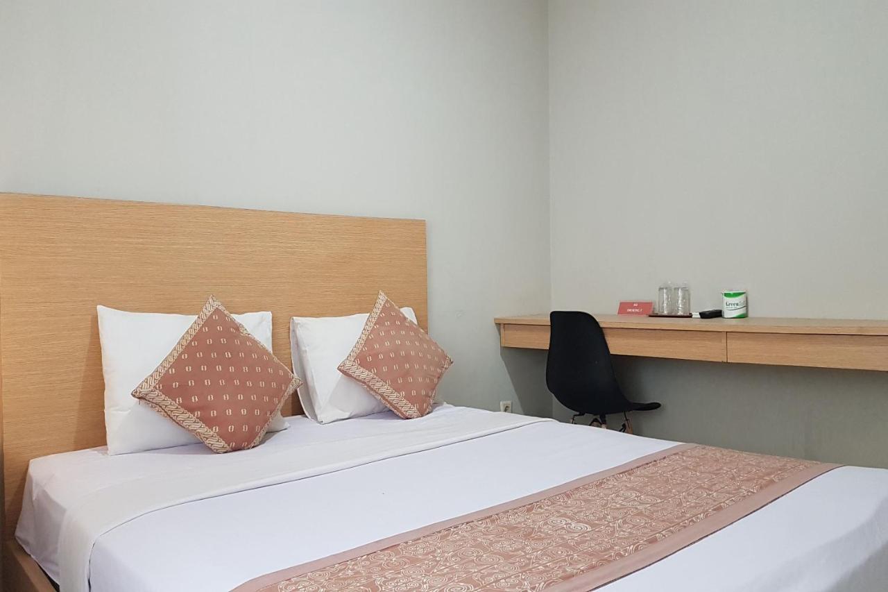 Oyo 3819 Hotel Winotosastro Yogyakarta Bagian luar foto