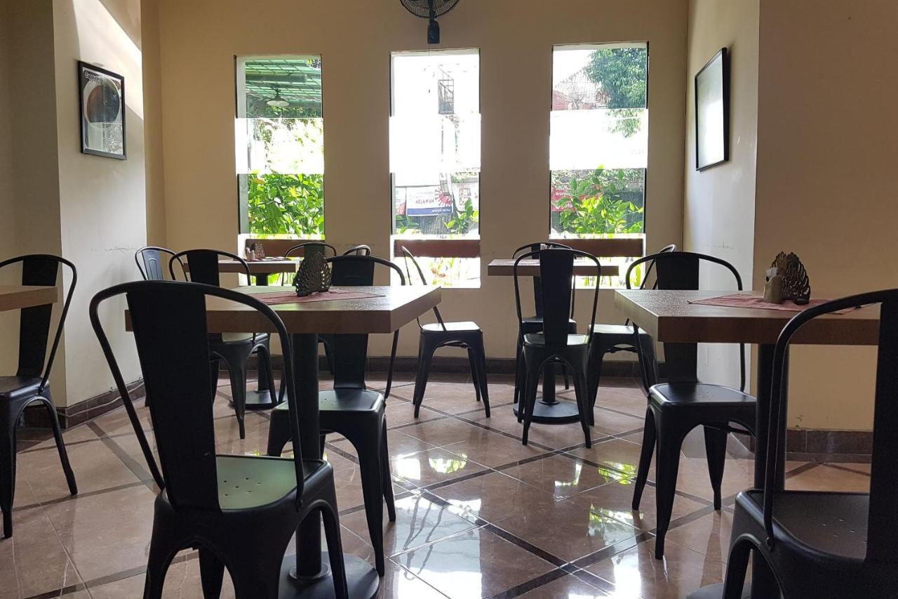 Oyo 3819 Hotel Winotosastro Yogyakarta Bagian luar foto