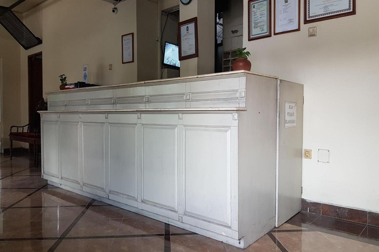 Oyo 3819 Hotel Winotosastro Yogyakarta Bagian luar foto