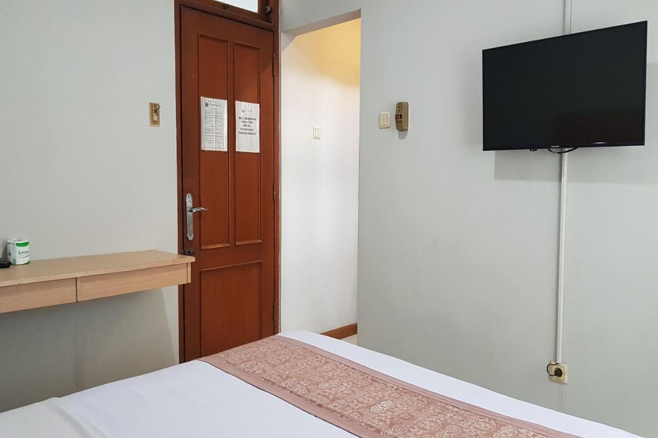 Oyo 3819 Hotel Winotosastro Yogyakarta Bagian luar foto