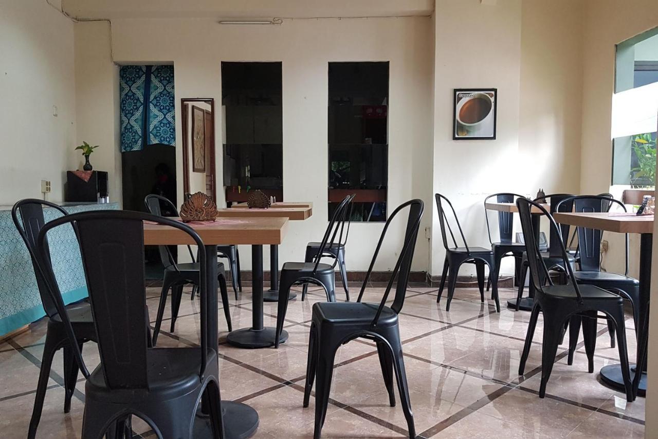 Oyo 3819 Hotel Winotosastro Yogyakarta Bagian luar foto