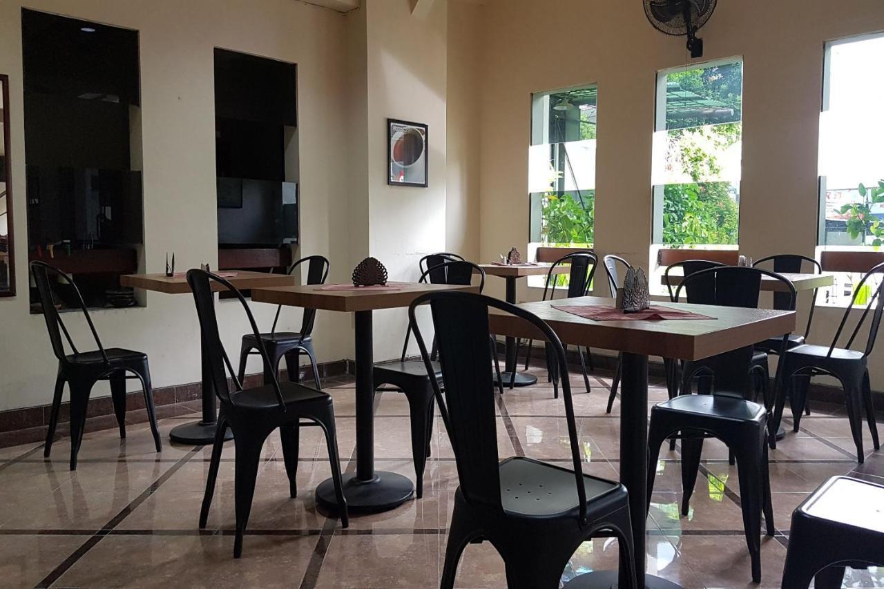 Oyo 3819 Hotel Winotosastro Yogyakarta Bagian luar foto