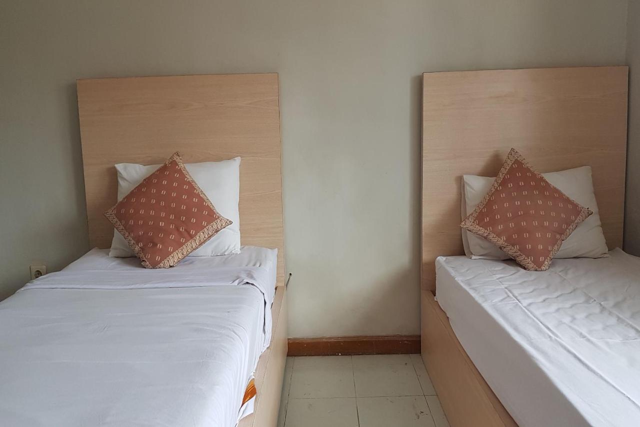 Oyo 3819 Hotel Winotosastro Yogyakarta Bagian luar foto