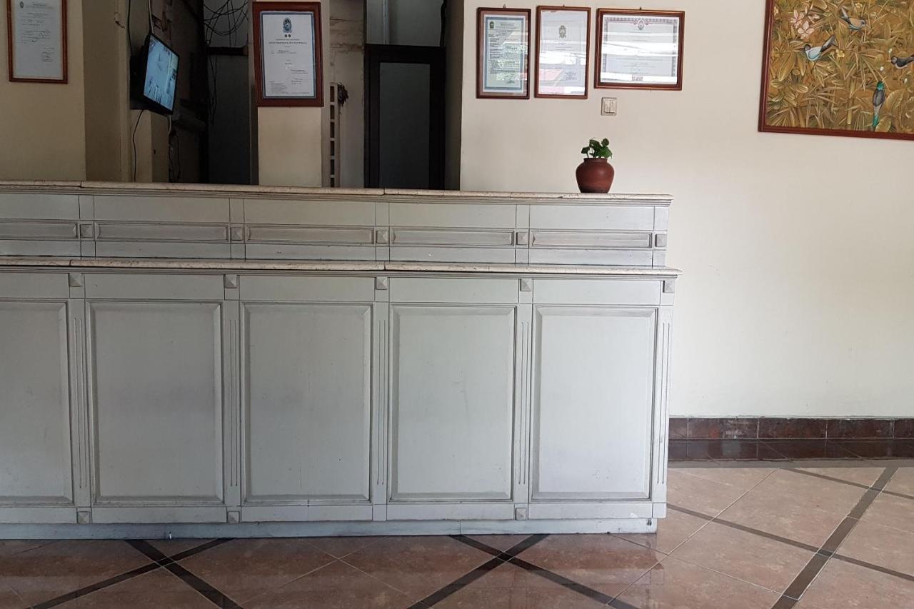 Oyo 3819 Hotel Winotosastro Yogyakarta Bagian luar foto