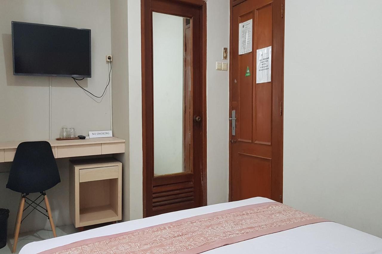 Oyo 3819 Hotel Winotosastro Yogyakarta Bagian luar foto
